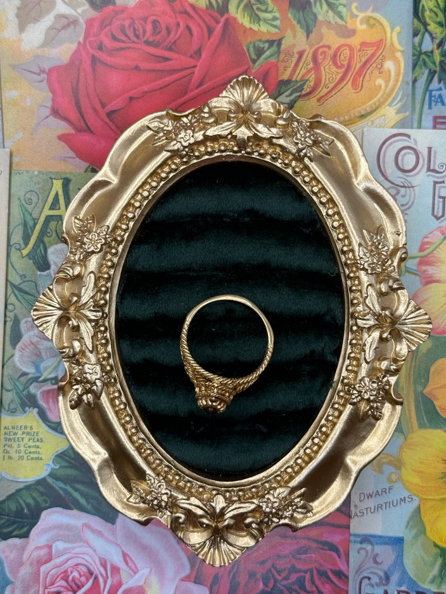 Vintage Gold Tone Avon Ring Size 9