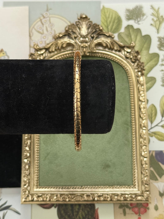 Vintage Gold Tone Detailed Band Bangle