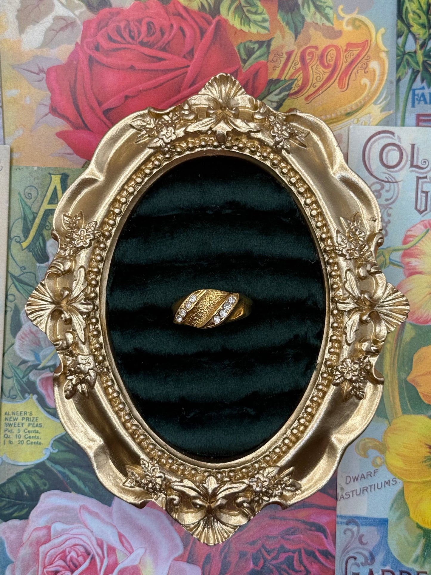 Modern Gold Tone Ring Size 7.75