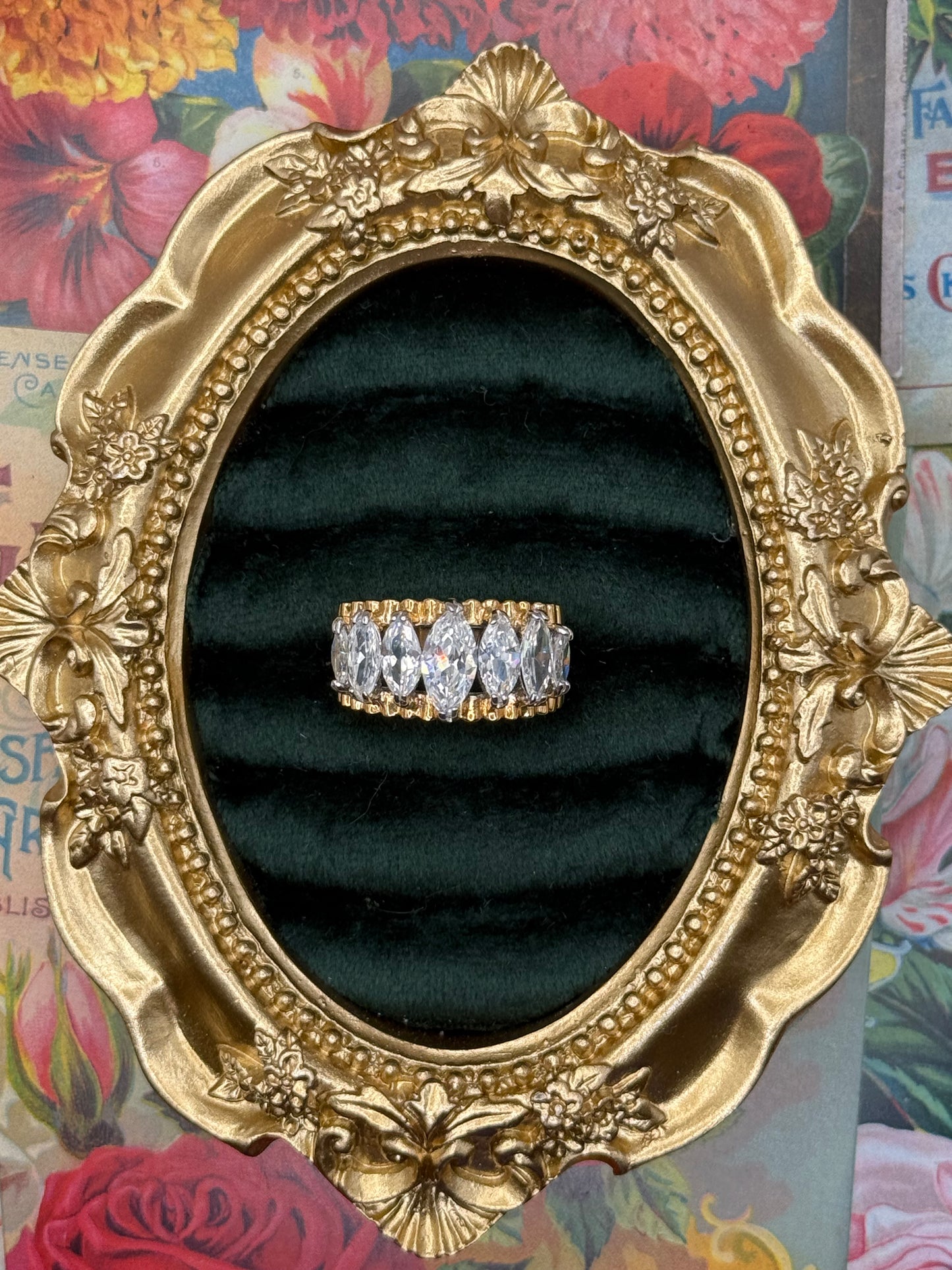 Vintage Gold Tone Old Stock Ring Size 9