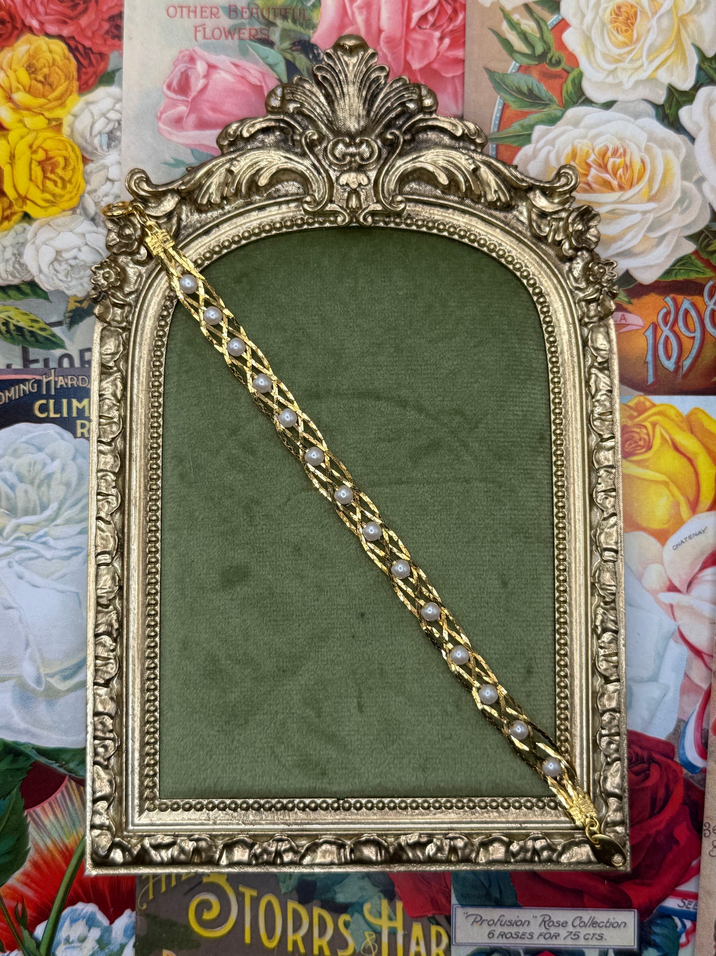 Vintage Gold Tone Pearl Bracelet