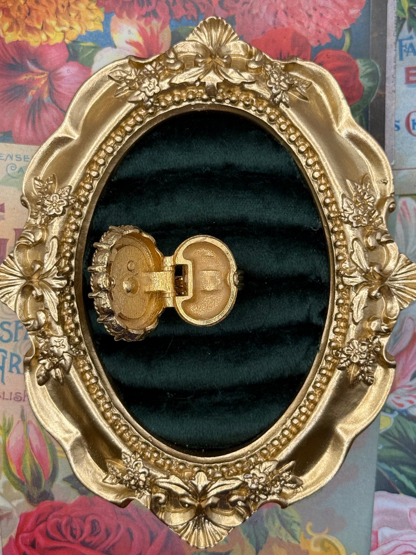 Vintage Gold Tone Luzier Adjustable Locket Ring Size 7