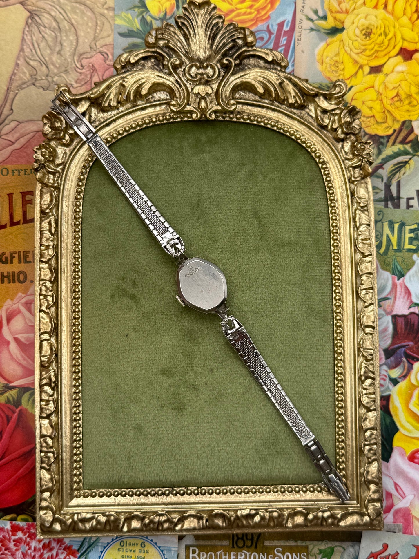 Working Vintage Silver Tone Wind Up Watch