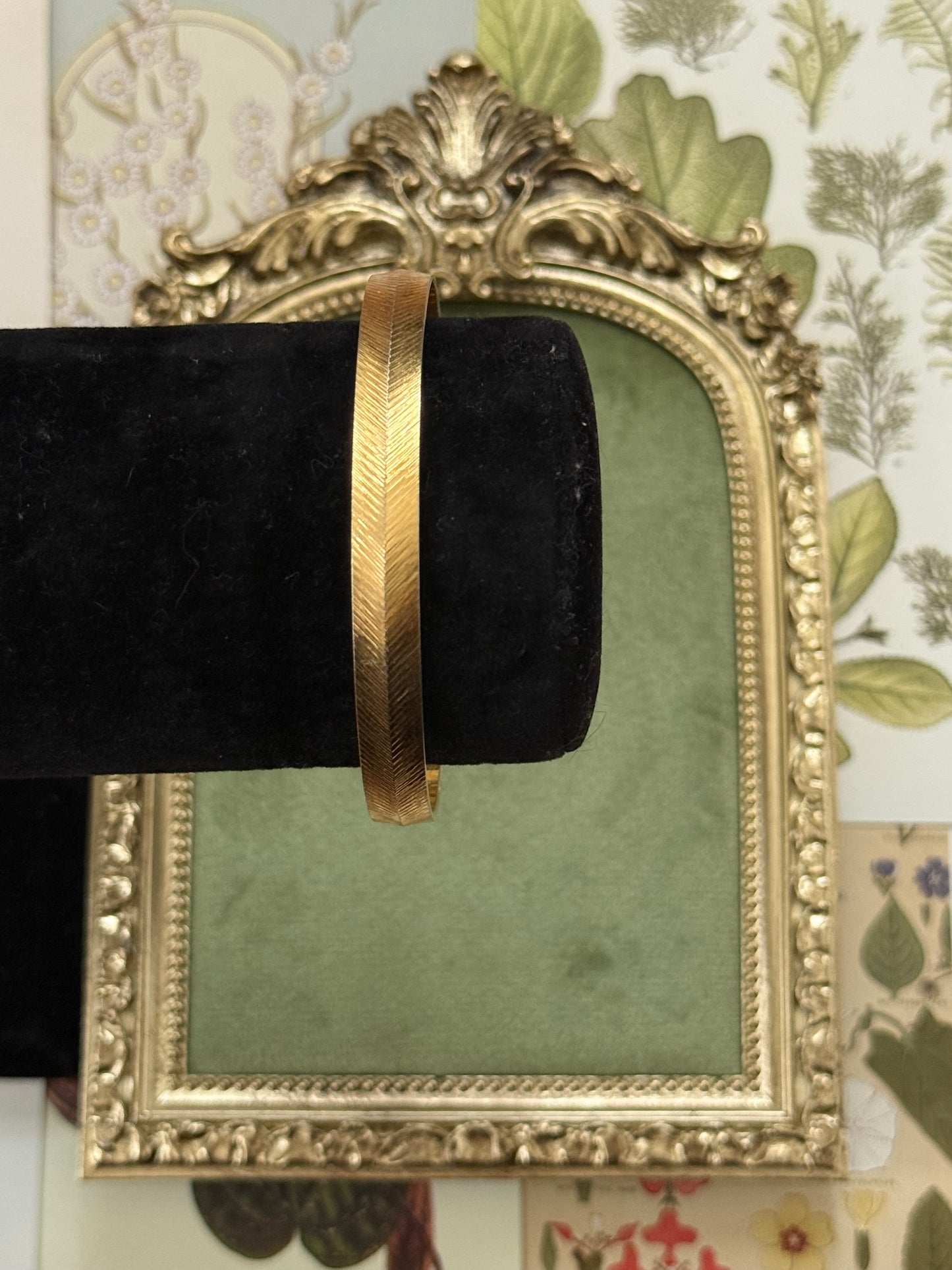 Vintage Gold Tone Textured Bangle