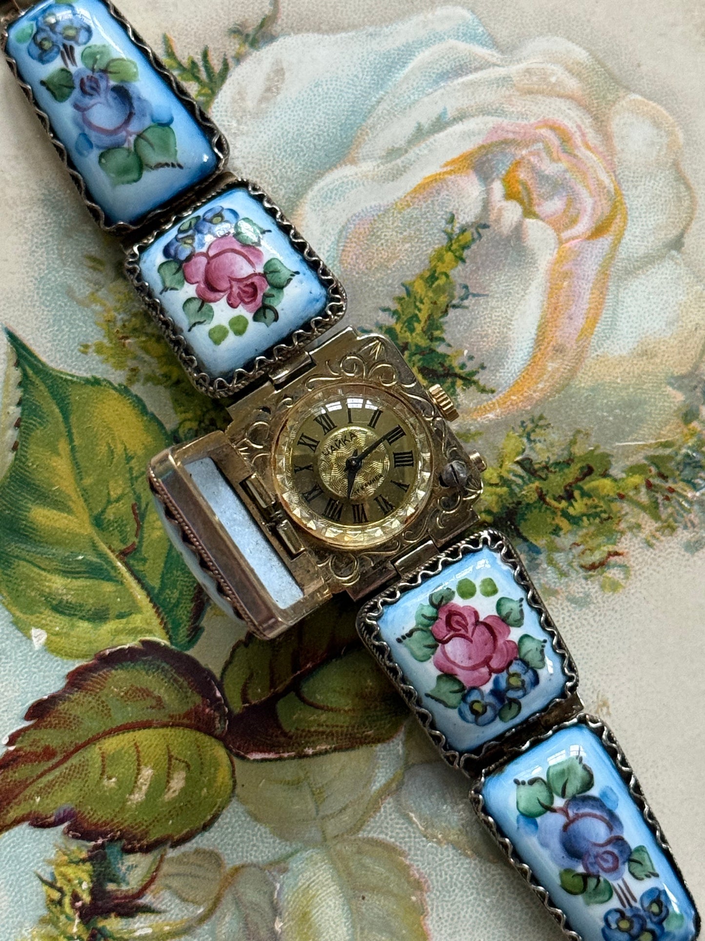 working two tone soviet enameled wind up peek a boo watch