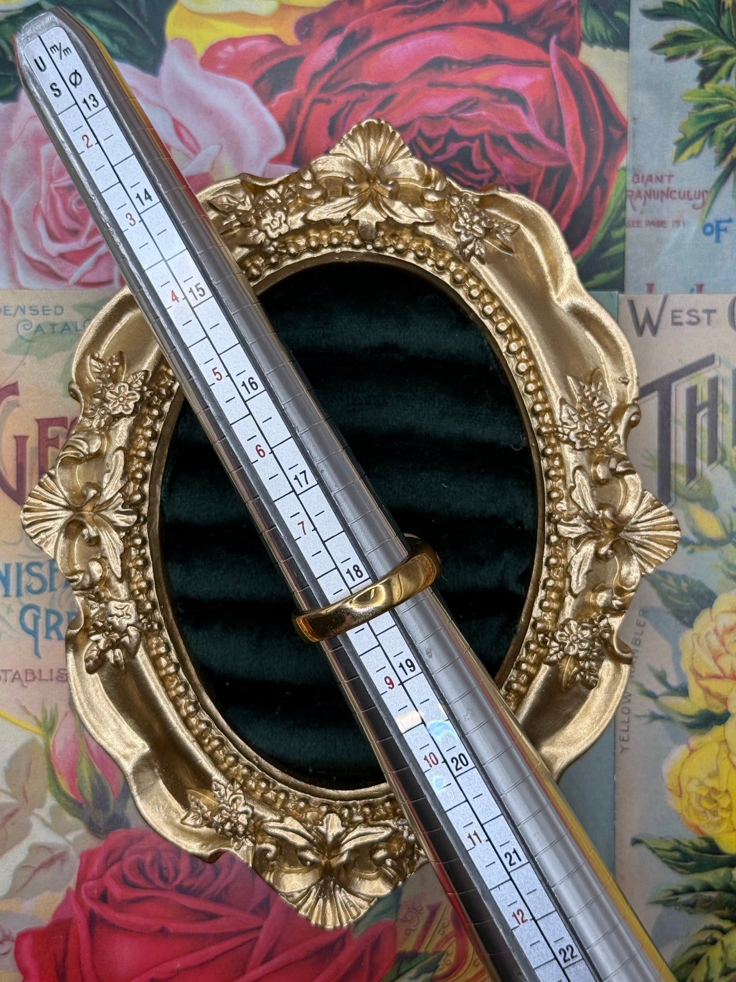 Vintage Gold Tone Old Stock Bezel Ring Size 8