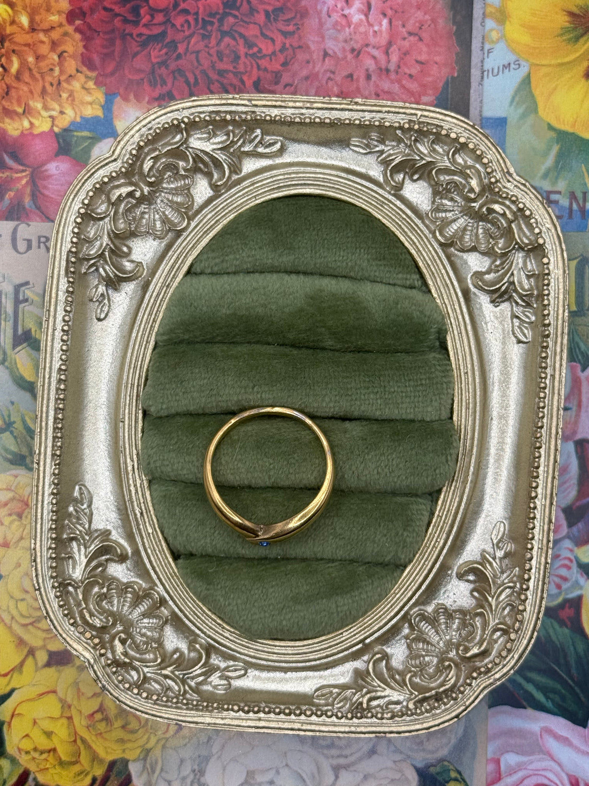 Vintage Gold Tone Avon Stacker Ring Size 9.25
