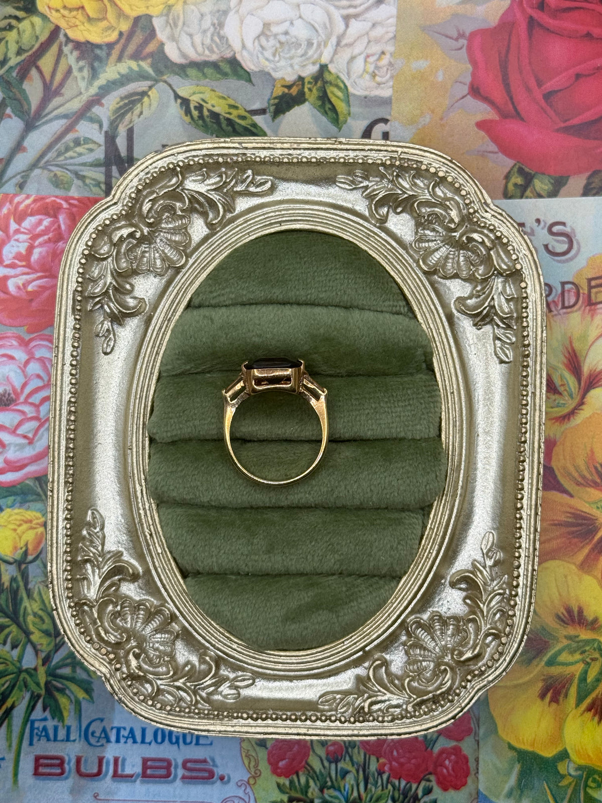 Vintage Gold Tone Ring Size 6