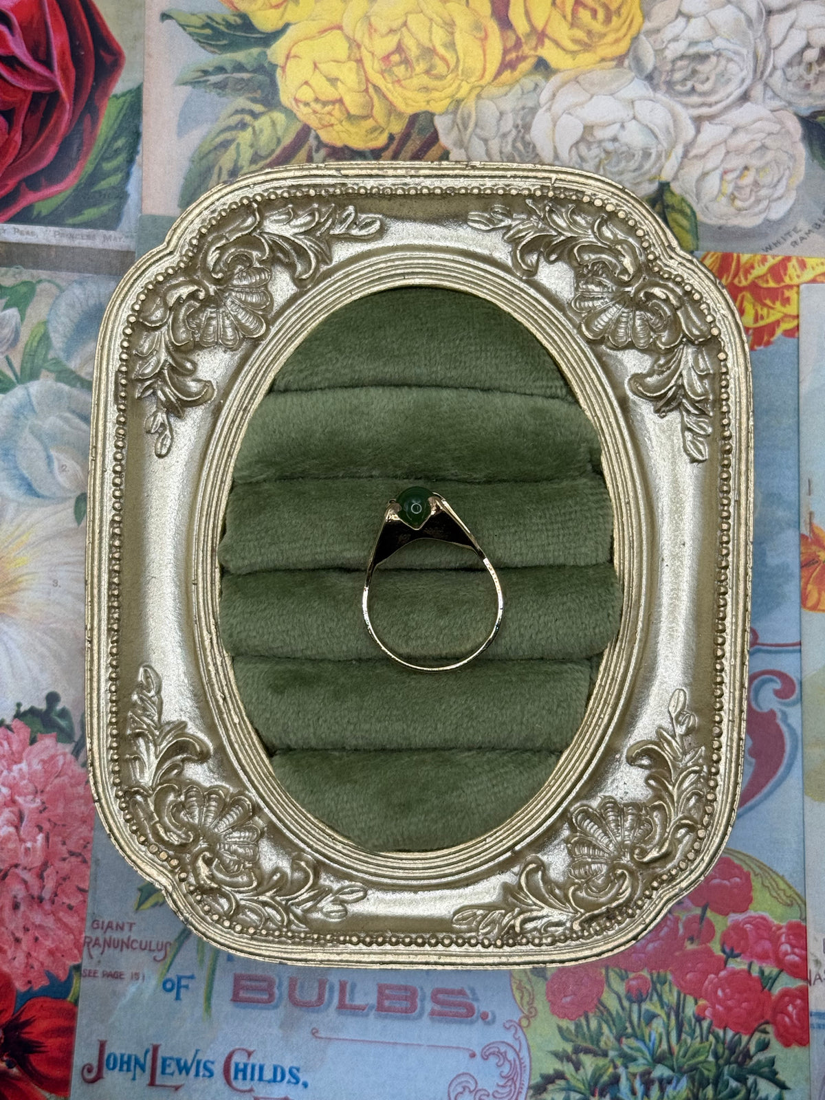Vintage Gold Tone Green Ball Ring Size 7
