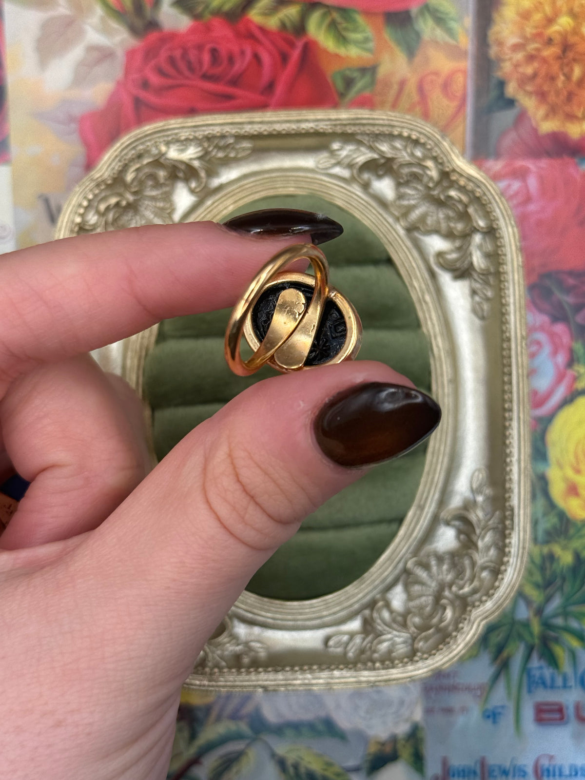 Vintage Gold Tone Black Scarab Ring Size 5.75