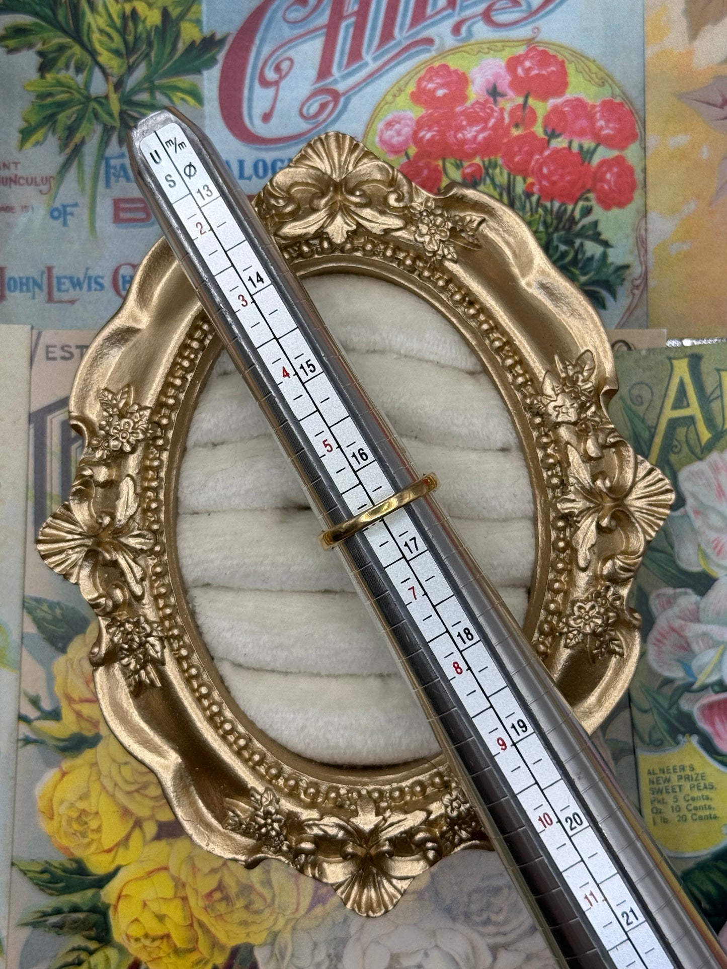 Vintage Gold Tone Avon Bezel Ring Size 6