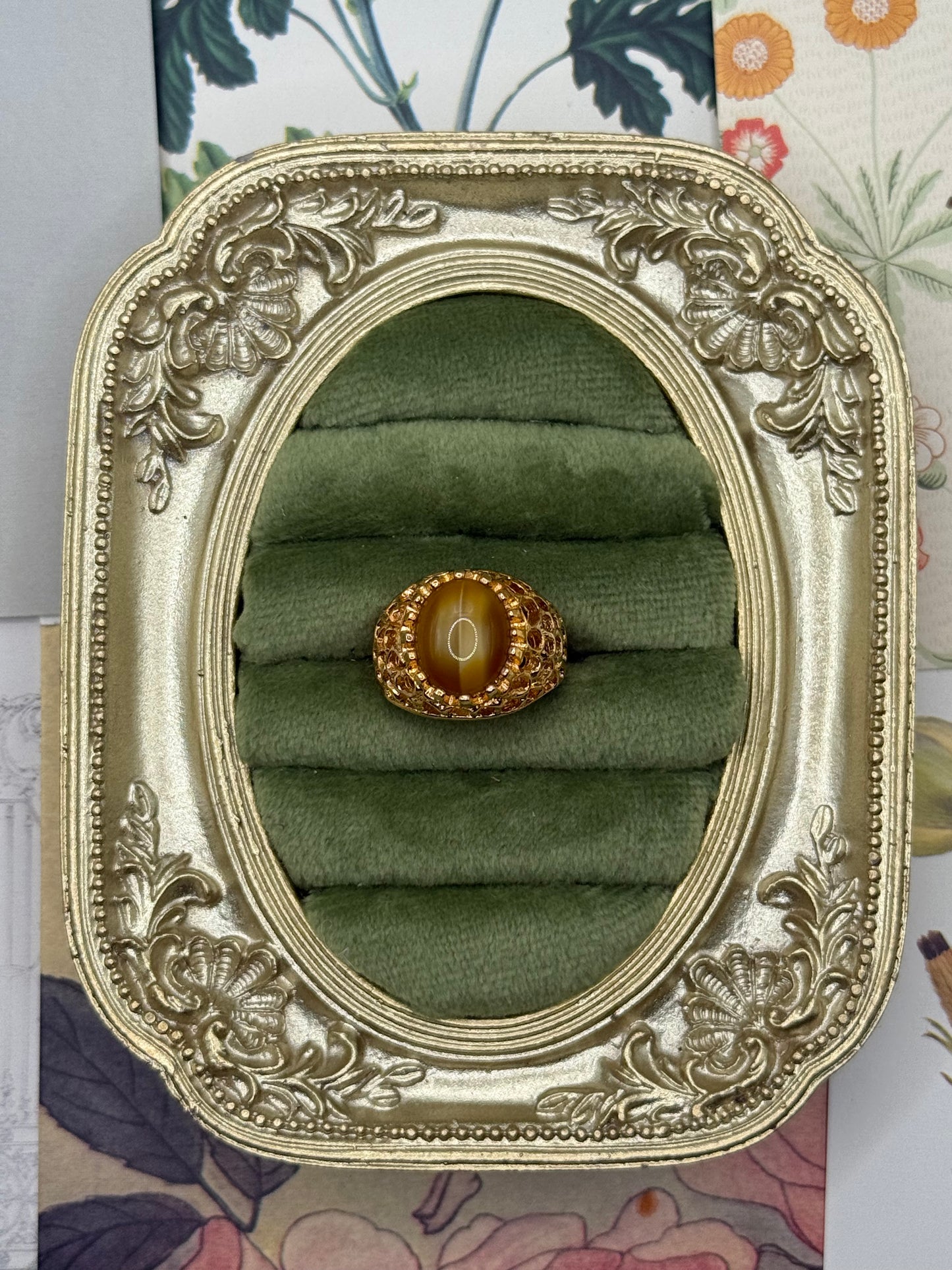 Vintage Gold Tone Old Stock Gemstone Ring Size 5.5