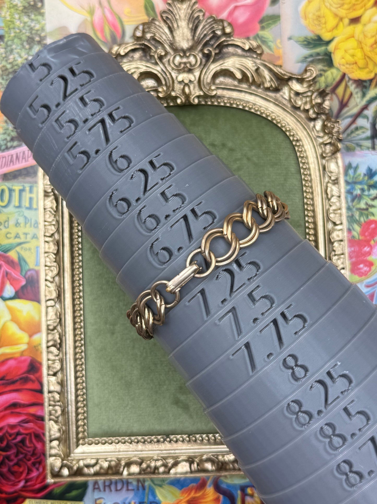 Vintage Gold Tone Chain Link bracelet 7”