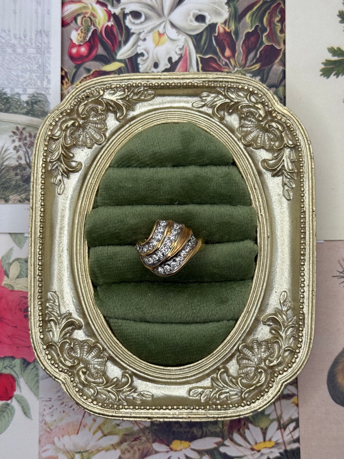 Vintage Gold Tone Old Stock Ring Size 5.5