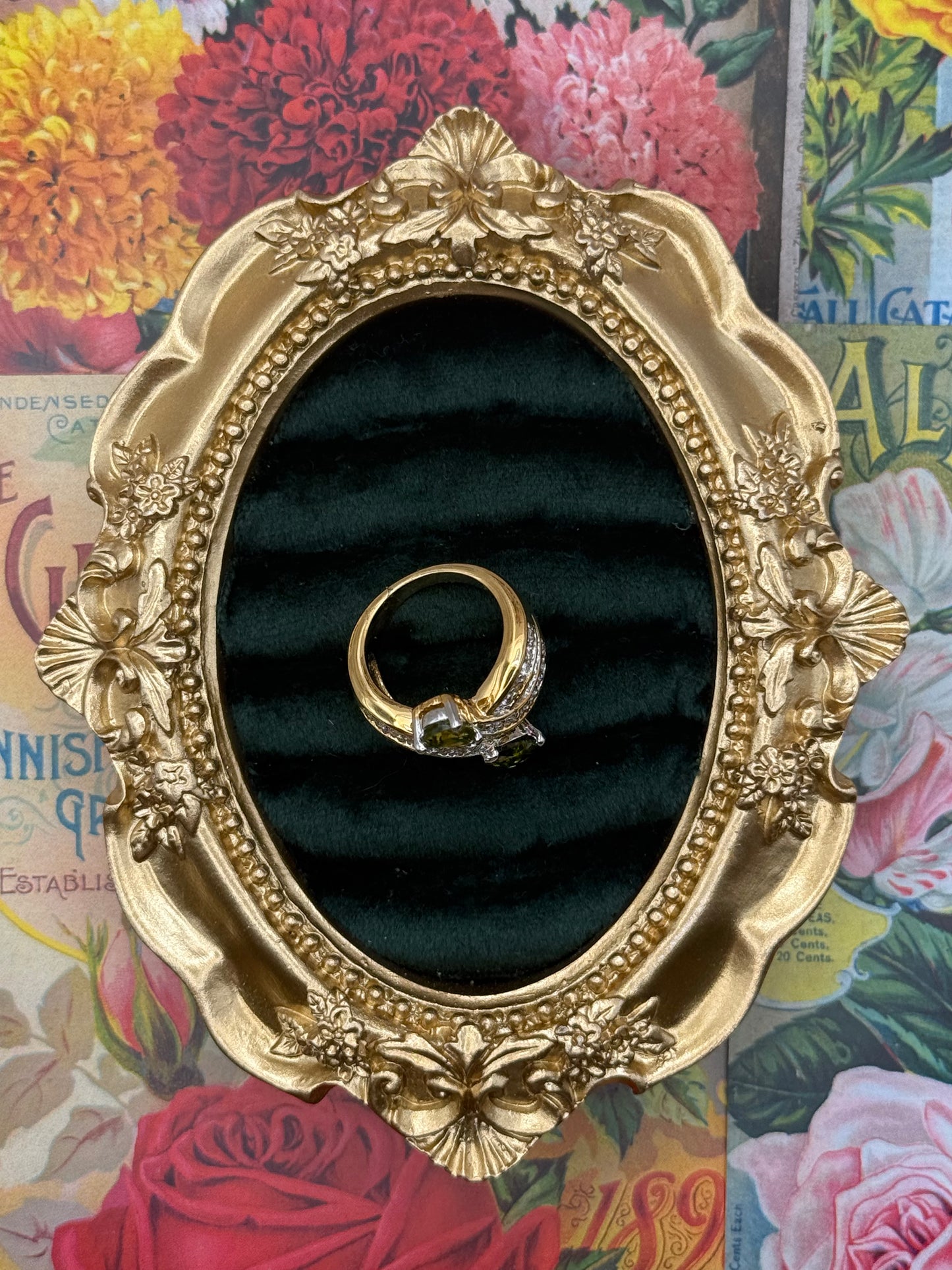 Vintage Gold Tone Old Stock Ring Size 5