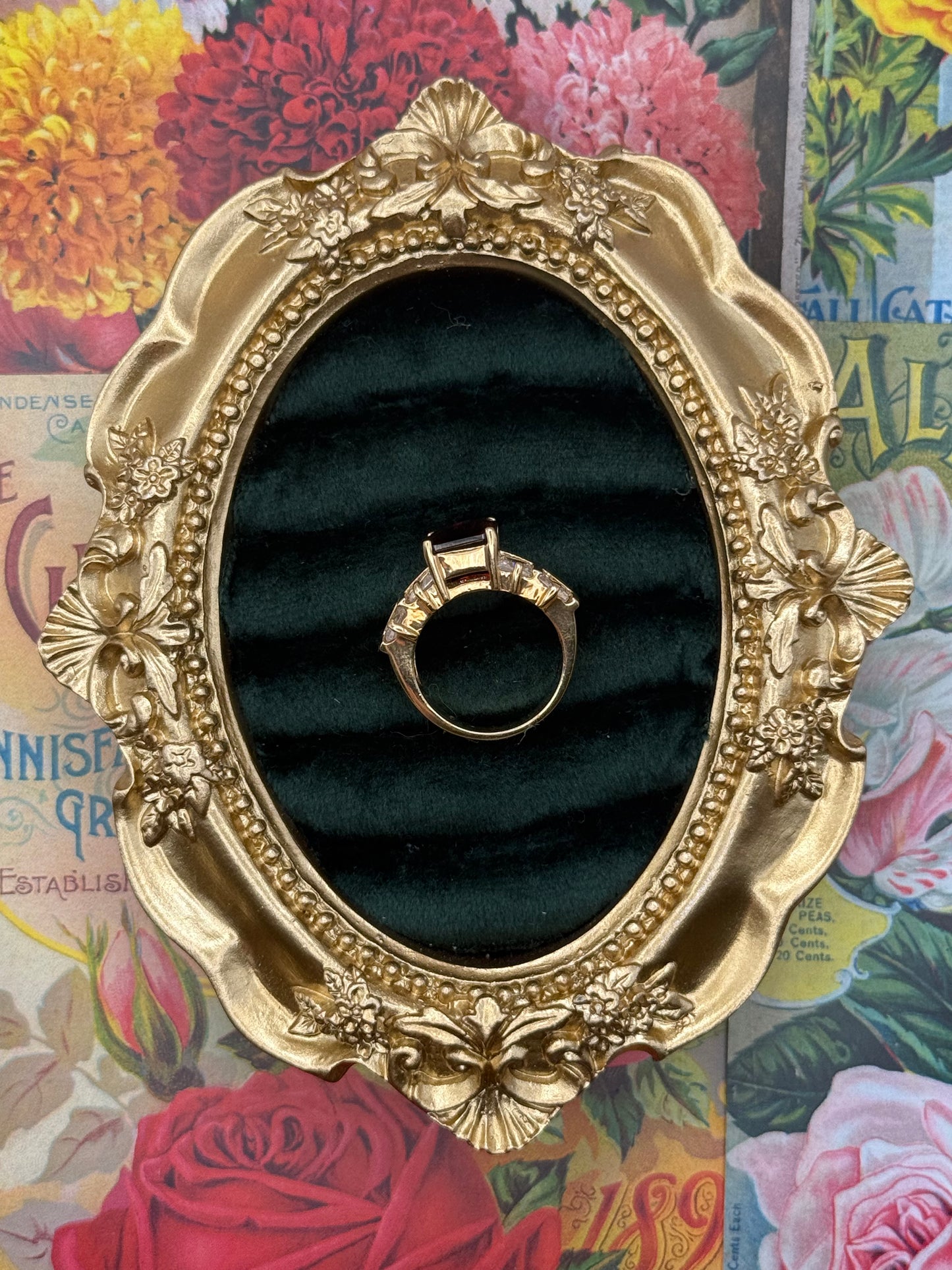 Vintage Gold Tone Old Stock Ring Size 5