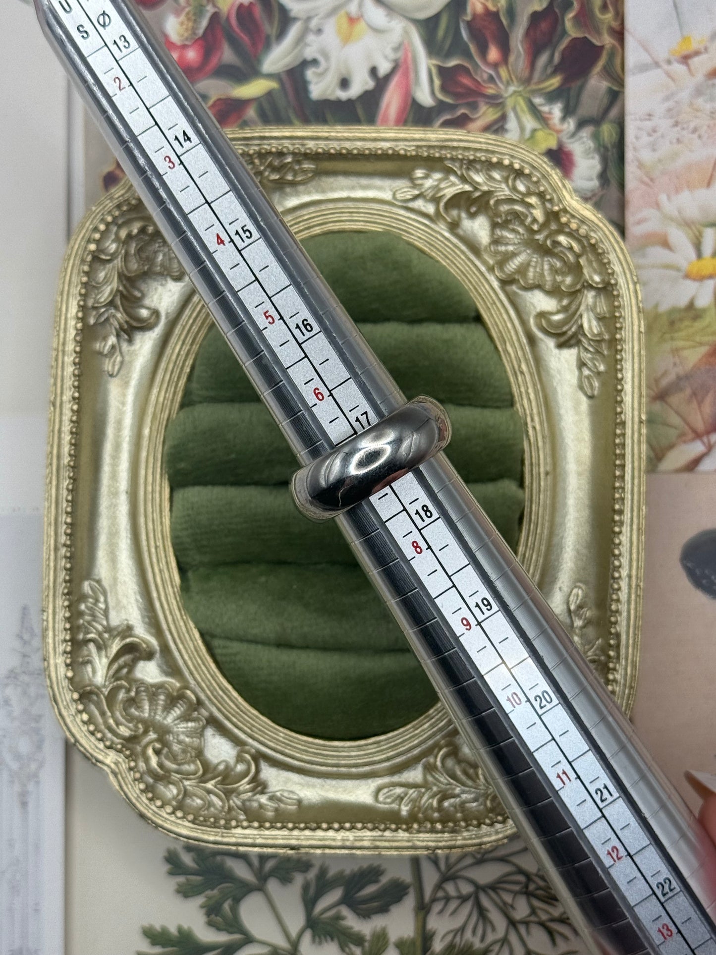 Vintage Silver Tone Chunky Ring Size 7