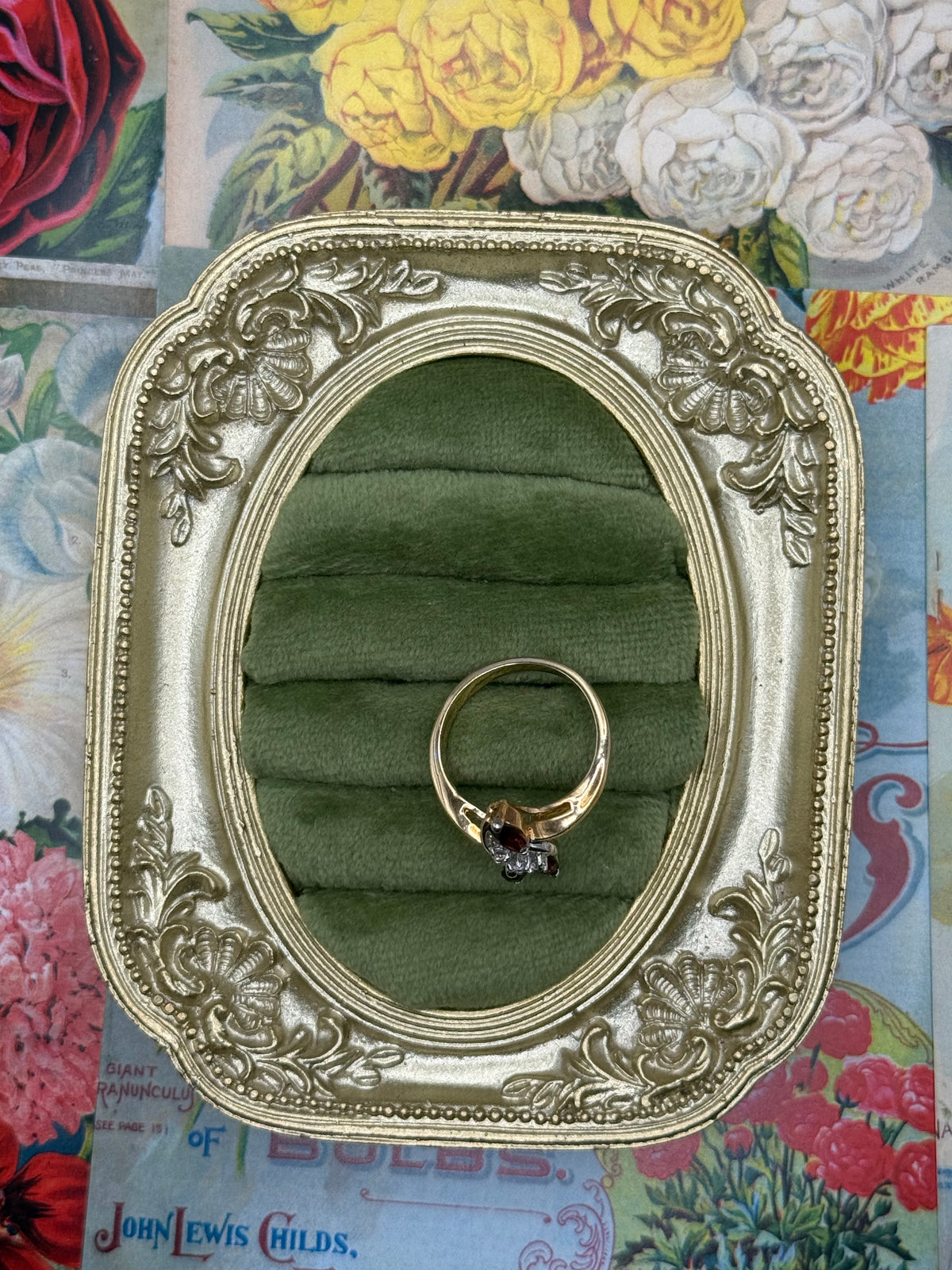Vintage Gold Tone Purple Stone Ring Size 8