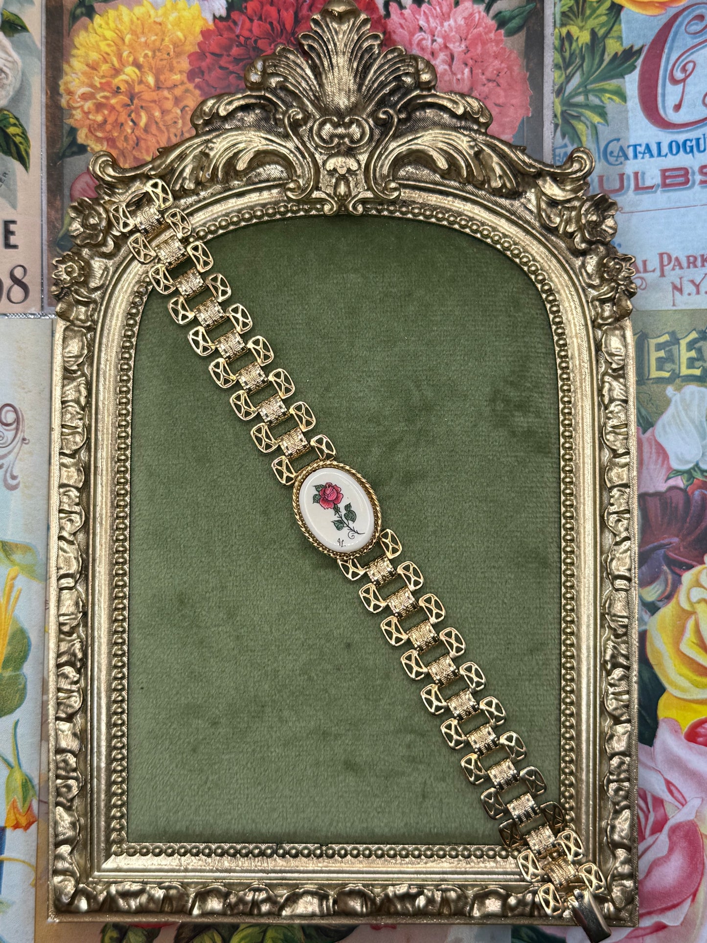 Vintage Gold Tone Floral Bracelet 6.25”
