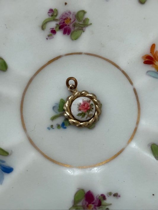 gold tone micro floral pendant