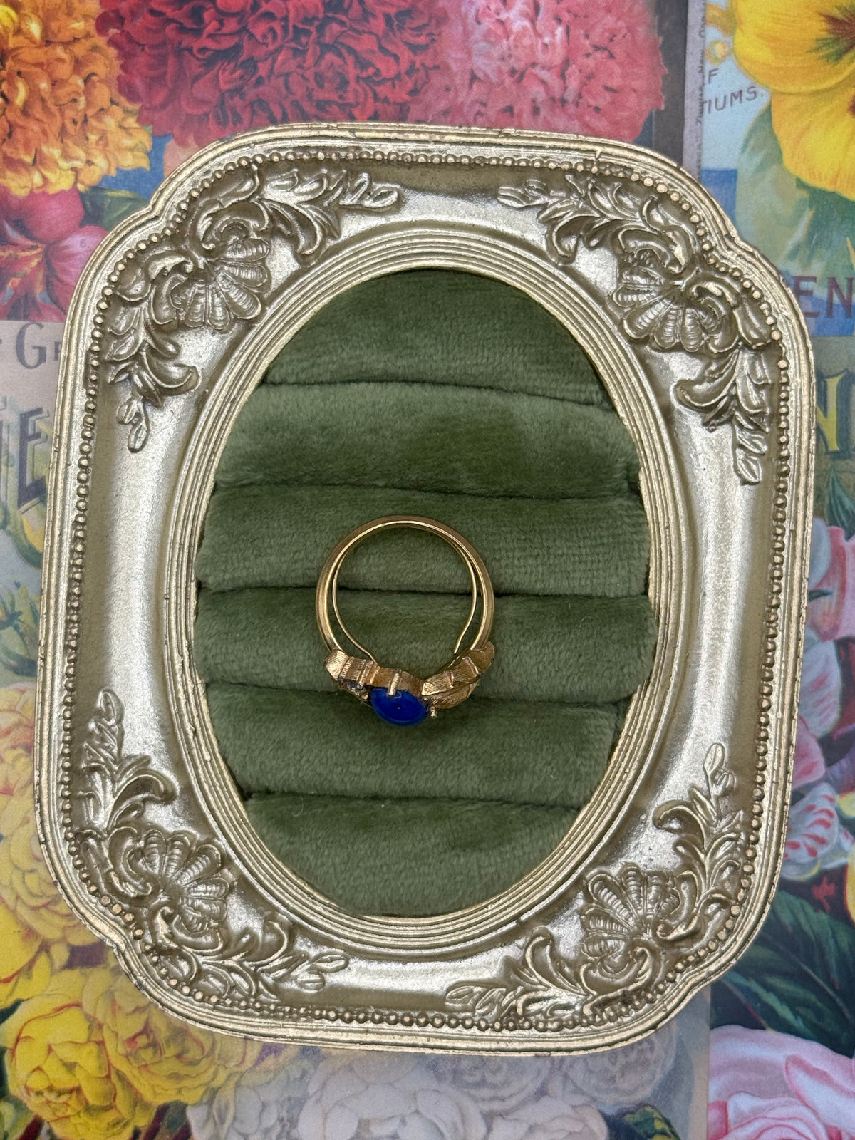 Vintage Gold Tone Avon Ring Size 6