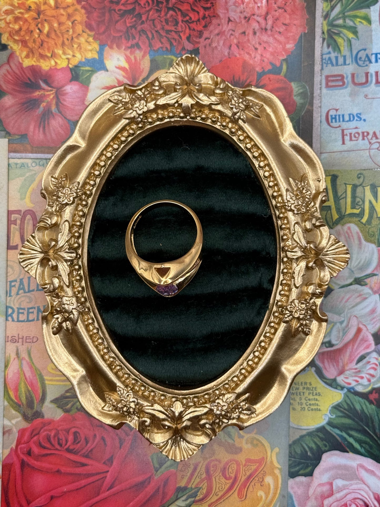 Vintage Gold Tone Old Stock Ring Size 9