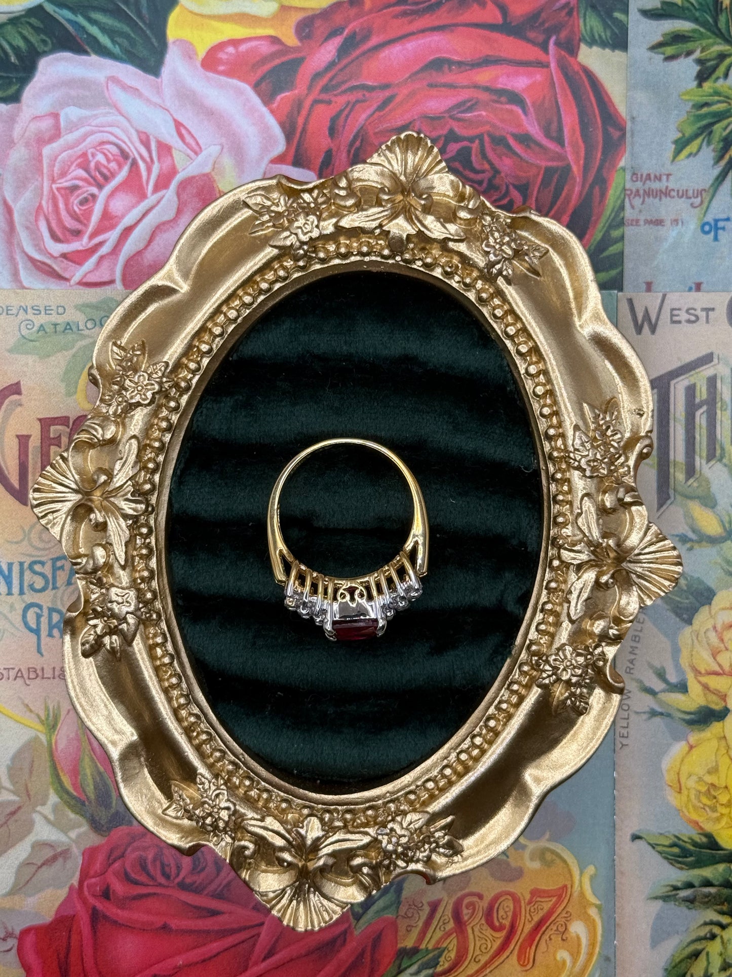 Vintage Gold Tone Old Stock Ring Size 10