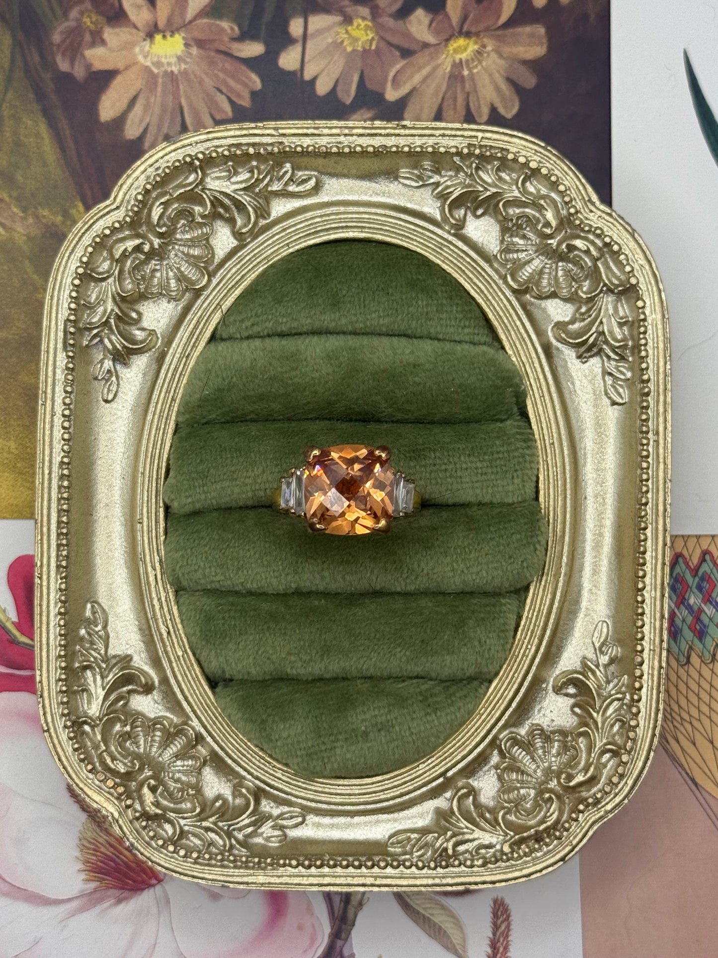 Vintage Gold Tone Gemstone Ring Size 7