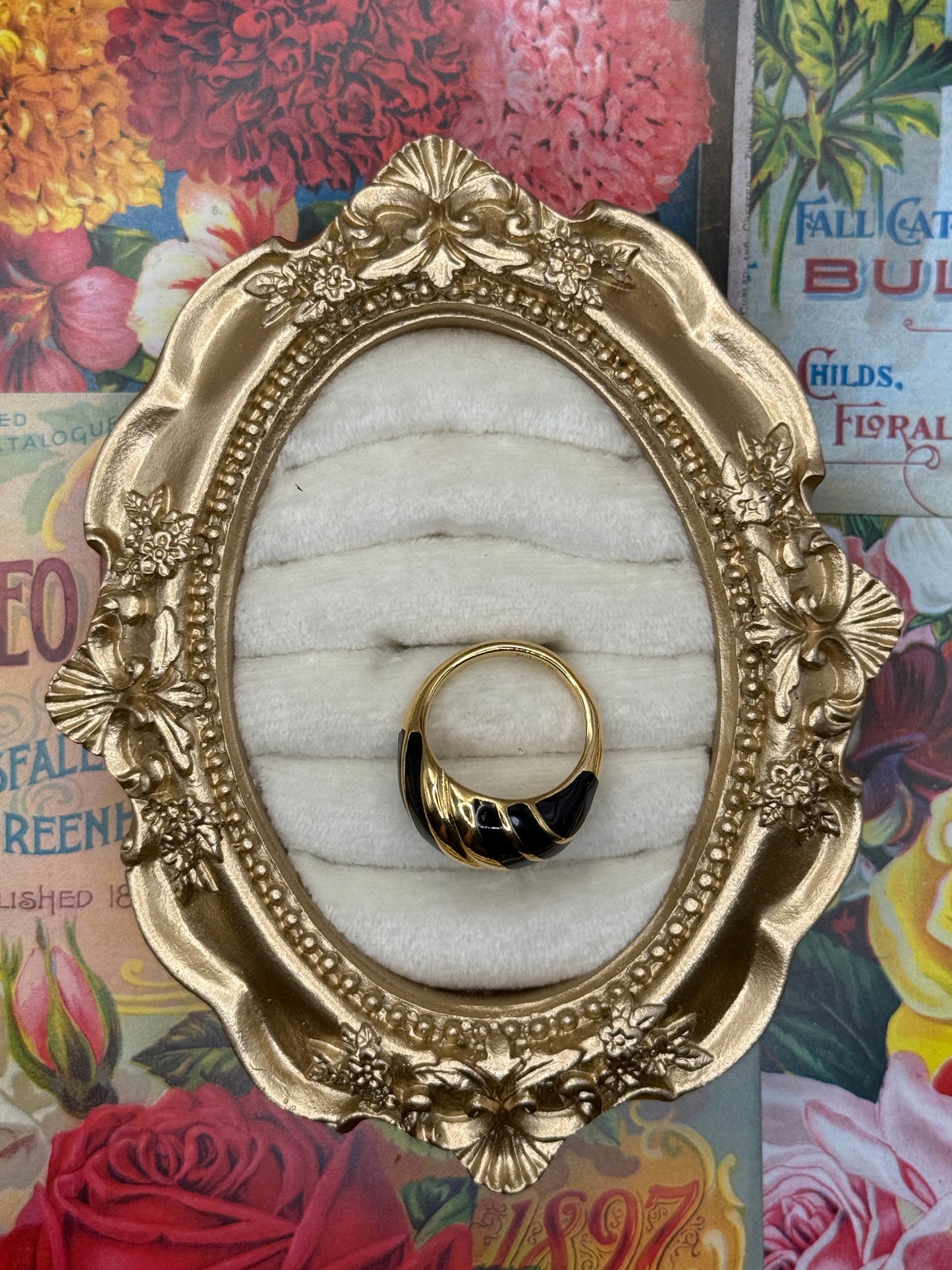 Vintage Gold Tone Avon Enameled Ring Size 7