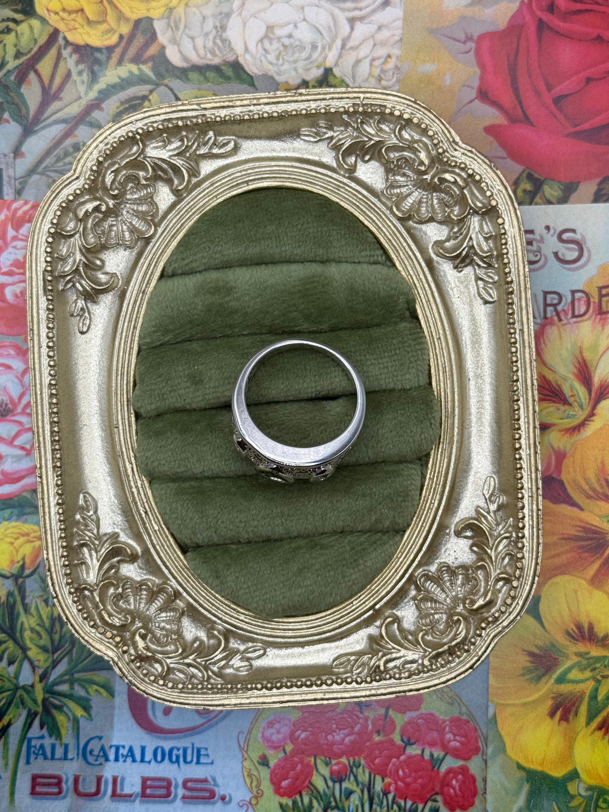 Vintage Silver Tone Green Stone Ring Size 9