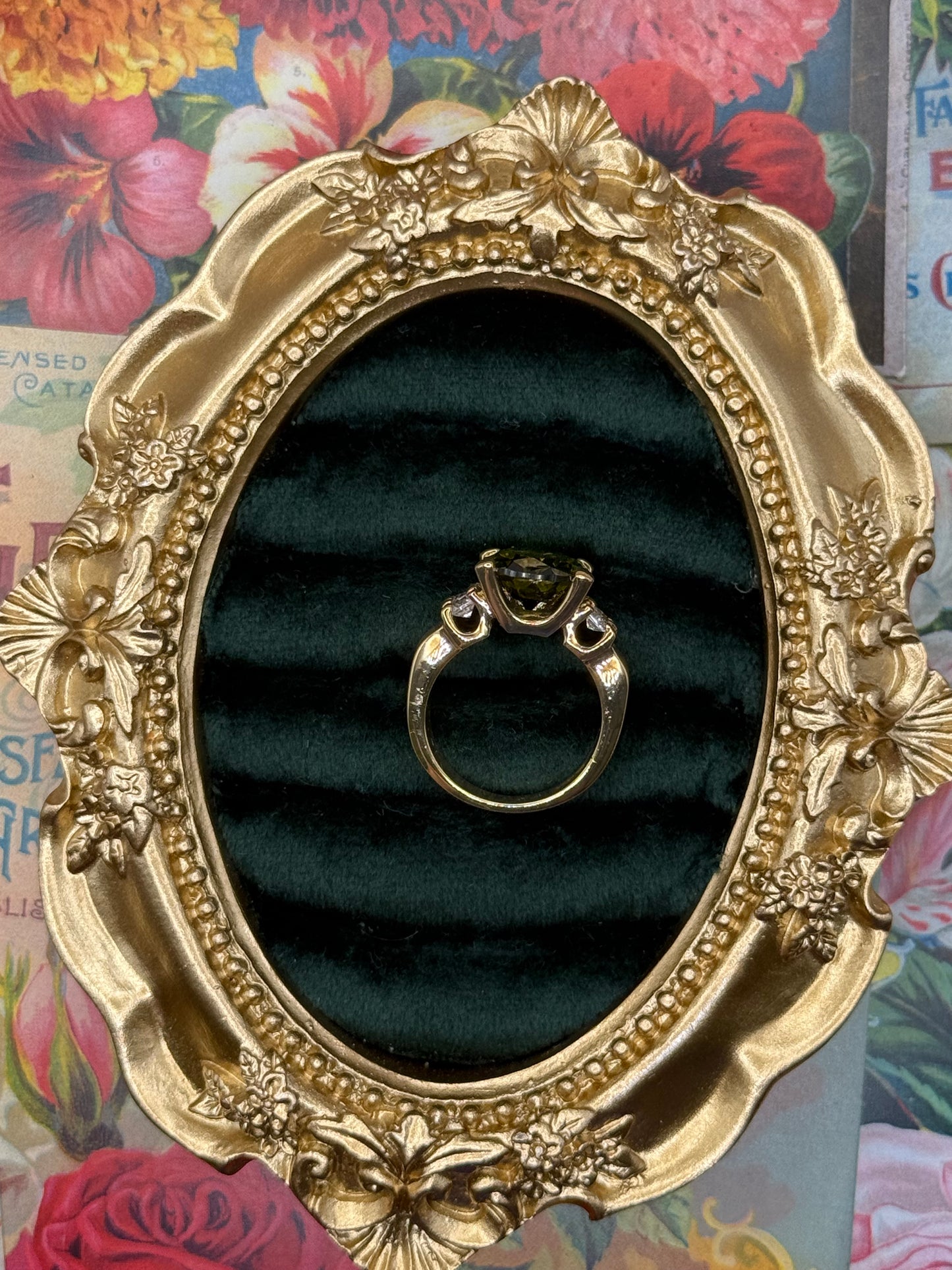 Vintage Gold Tone Old Stock Ring Size 6
