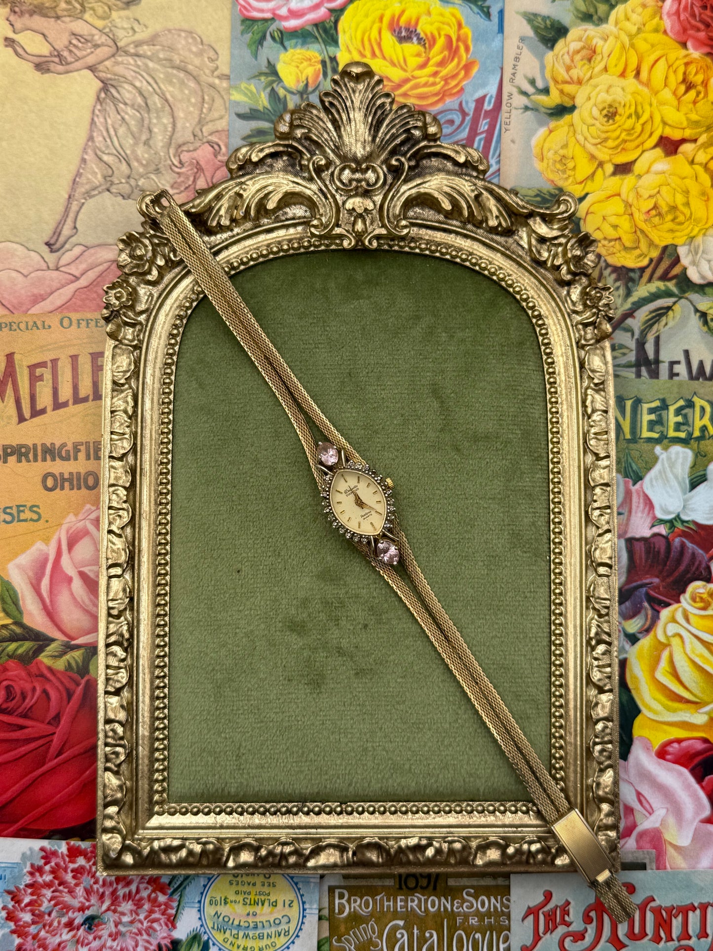 Working Vintage Gold Tone Pink Stone Watch