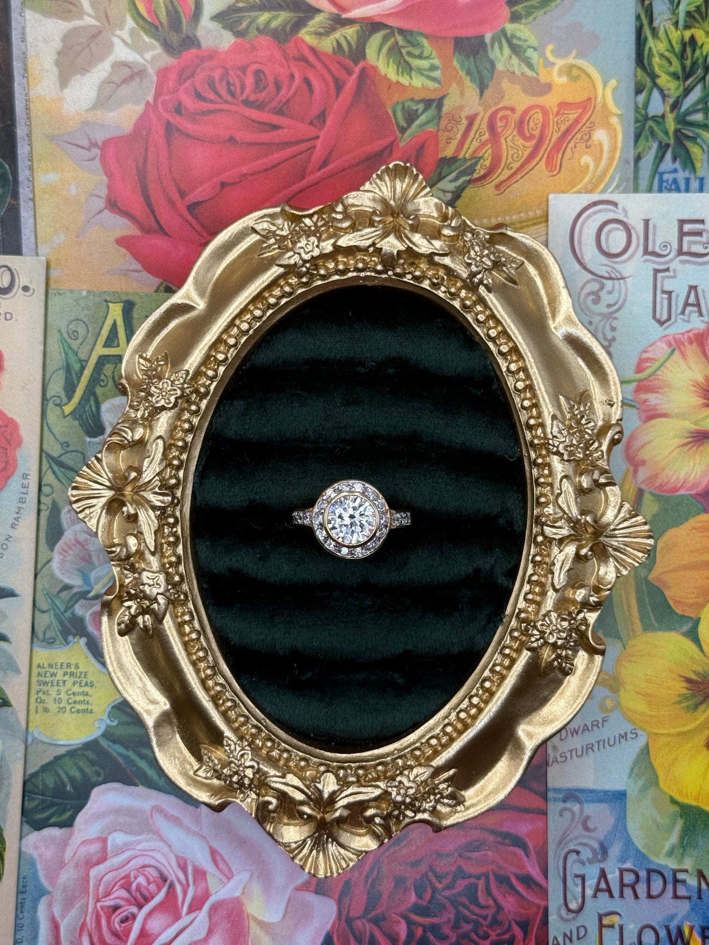 Vintage Gold Tone Old Stock Ring Size 5