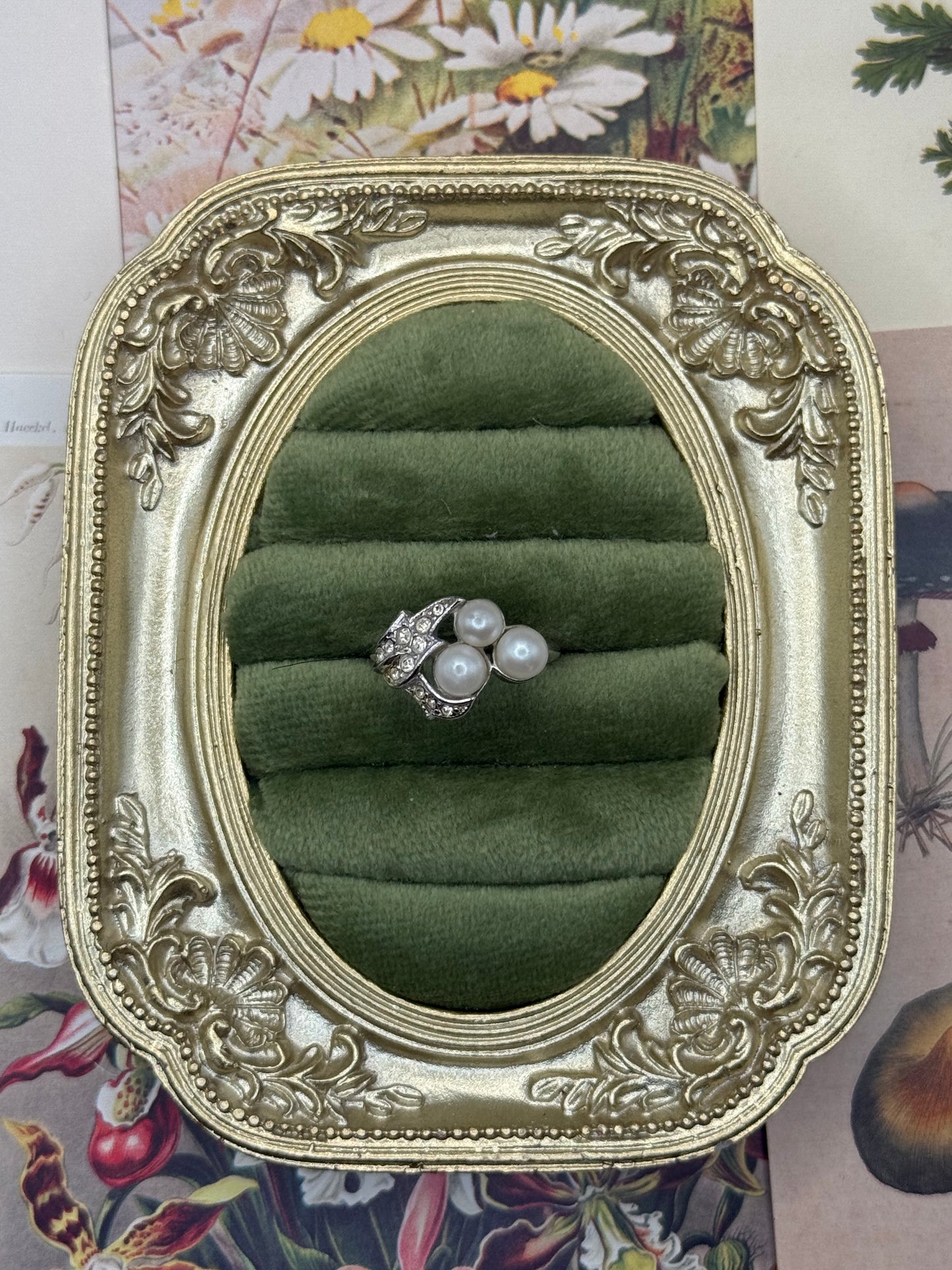 Vintage Silver Tone Avon Pearl Ring Size 6.5