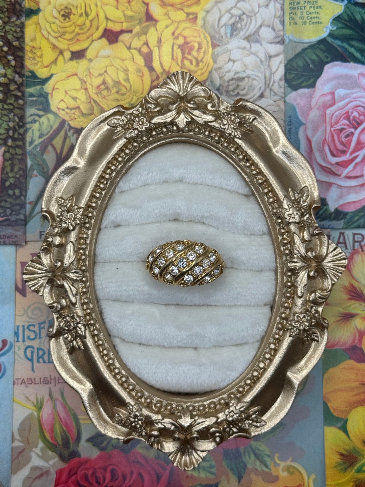 Vintage Gold Tone Avon Ring Size 9