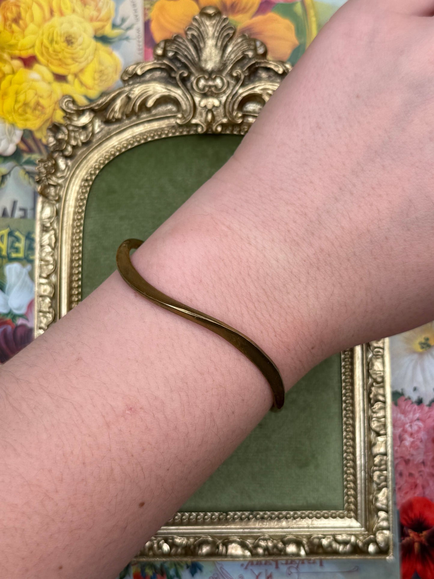 Vintage Gold / Bronze Tone Cuff Bracelet 6.5”