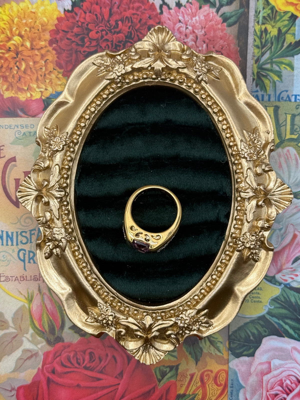Vintage Gold Tone Old Stock Ring Size 5