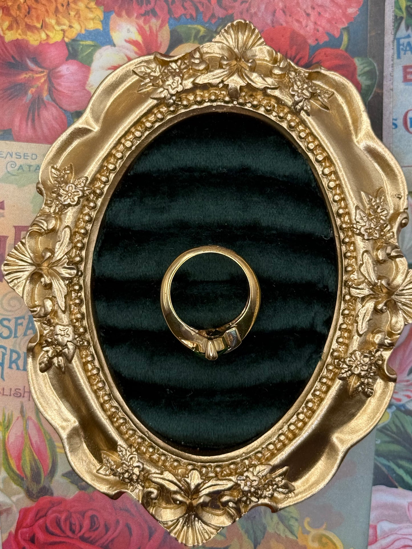 Vintage Gold Tone Old Stock Ring Size 7