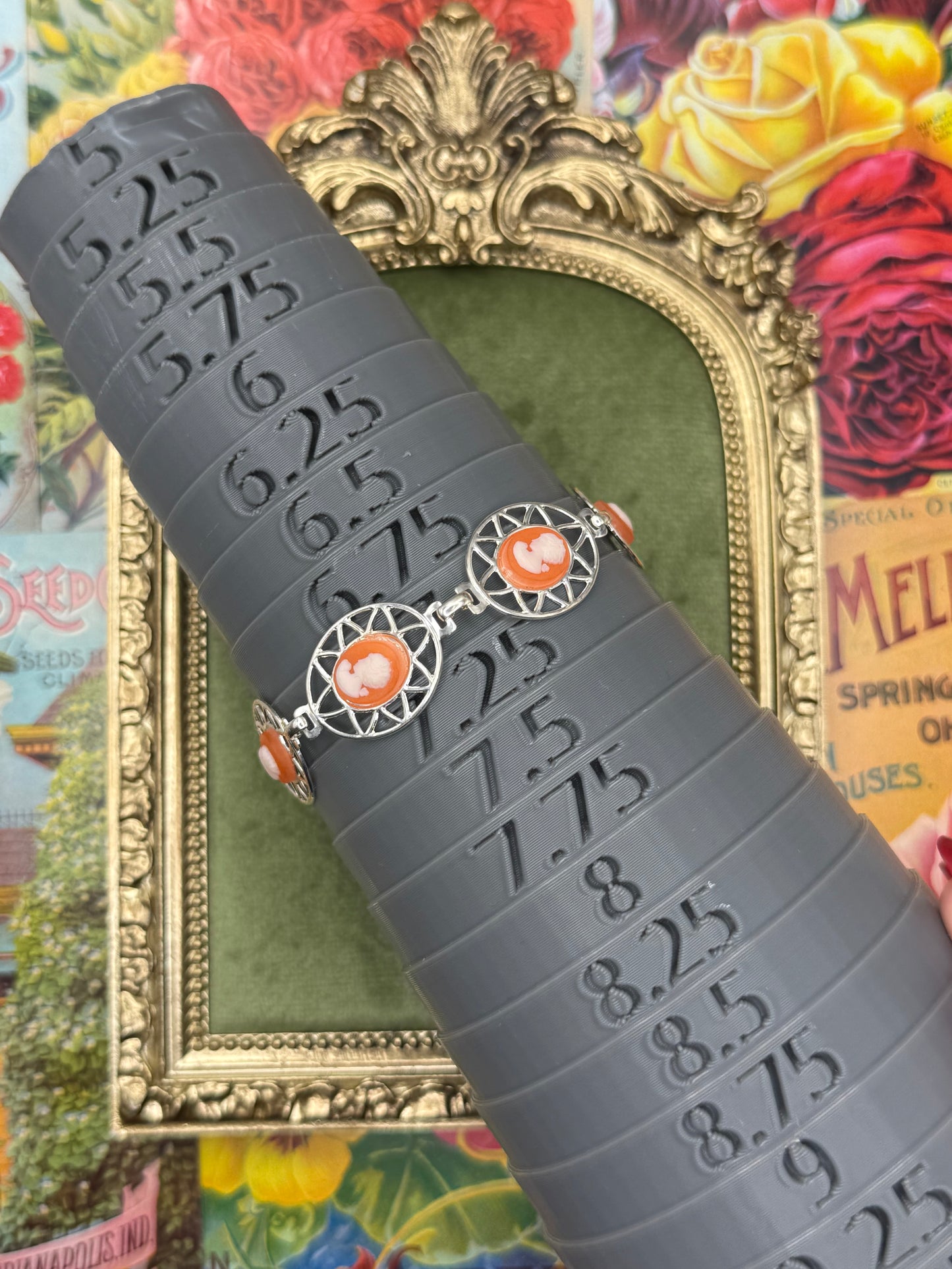 Modern Silver Tone Cameo Bracelet 7”