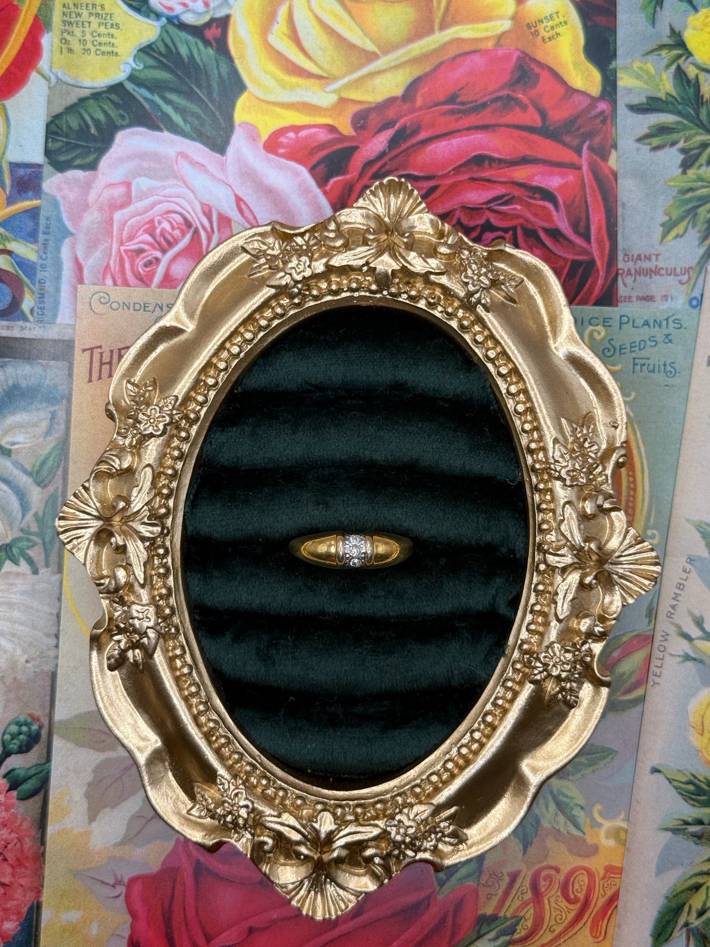 Vintage Gold Tone Avon Ring Size 7