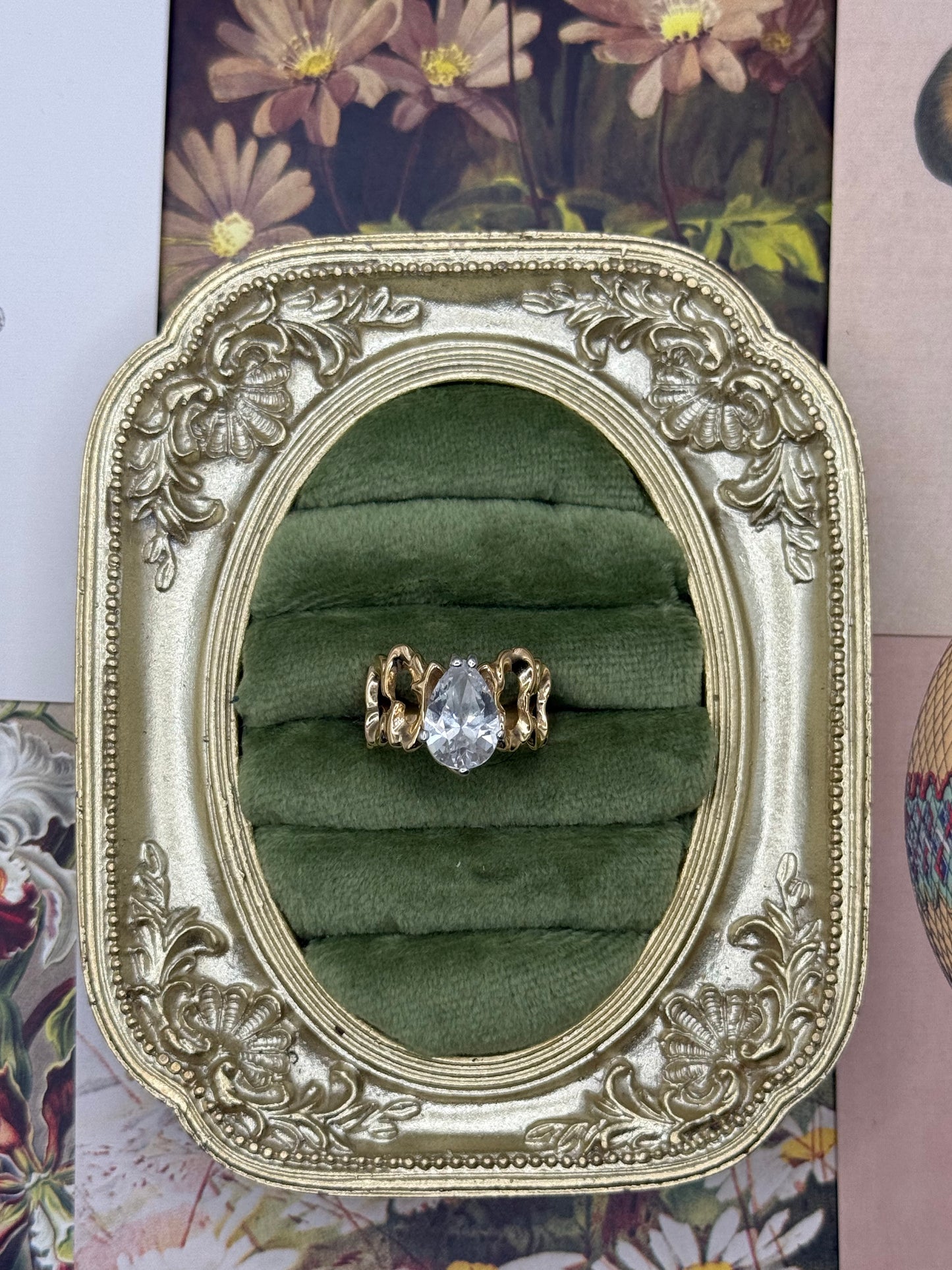 Vintage Gold Tone Ring Size 8