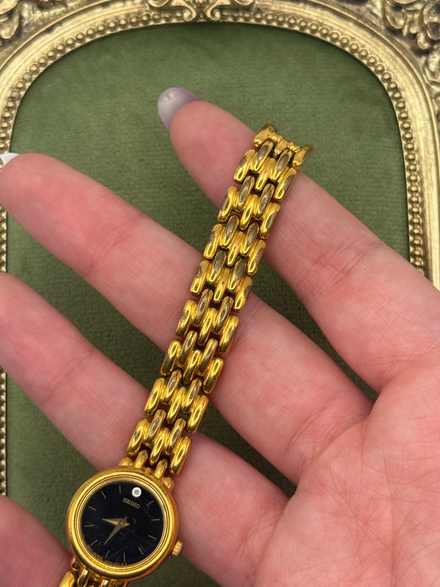 Working Vintage Gold Tone Black Dial Seiko Watch