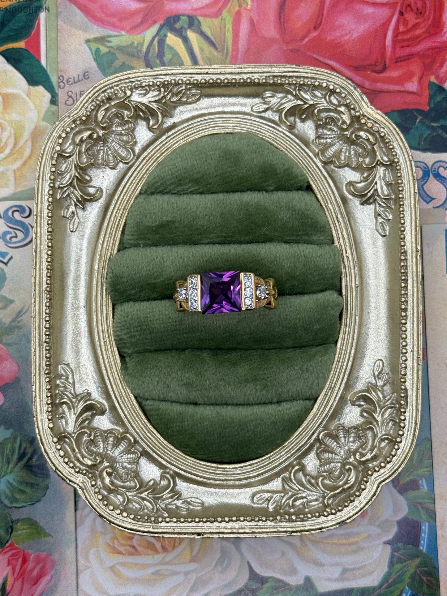 Vintage Gold Tone Old Stock Gemstone Ring Size 9