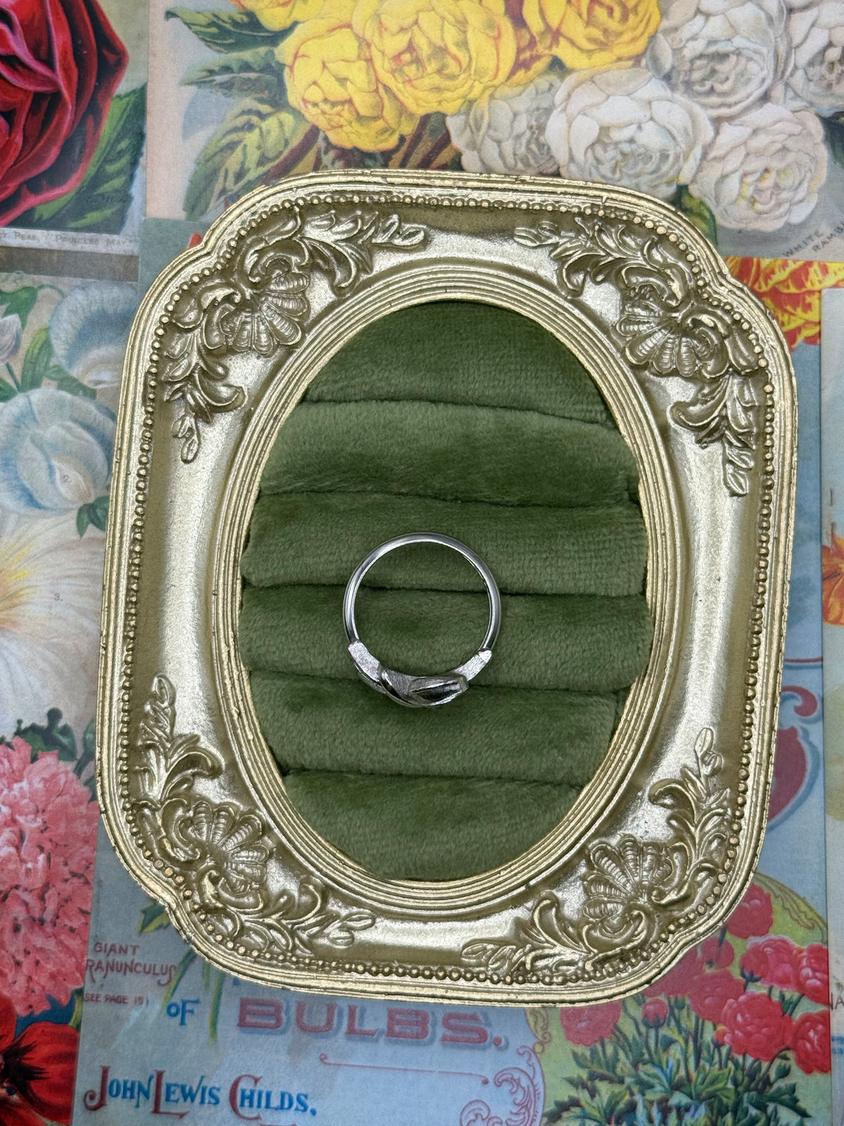 Vintage Silver Tone Avon Bow Ring Size 7