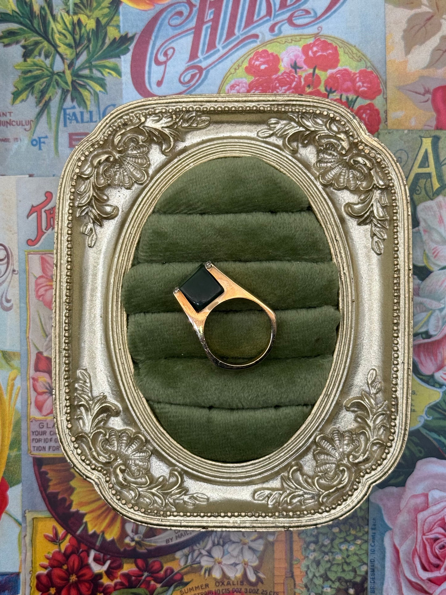 Vintage Gold Tone Green Stone Ring Size 6