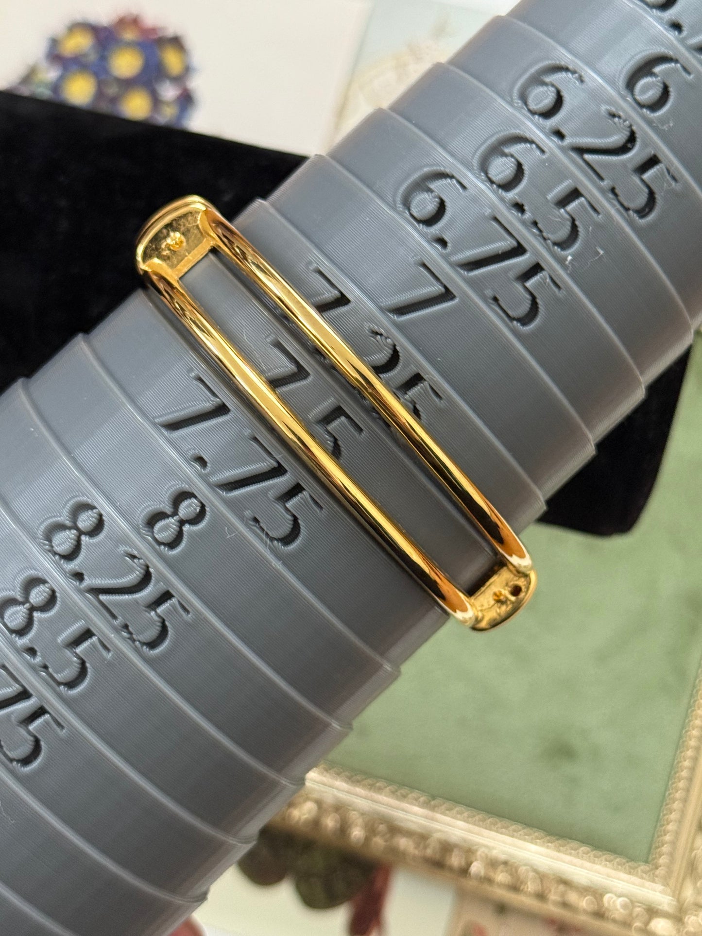 Vintage Gold Tone Sketched Bangle