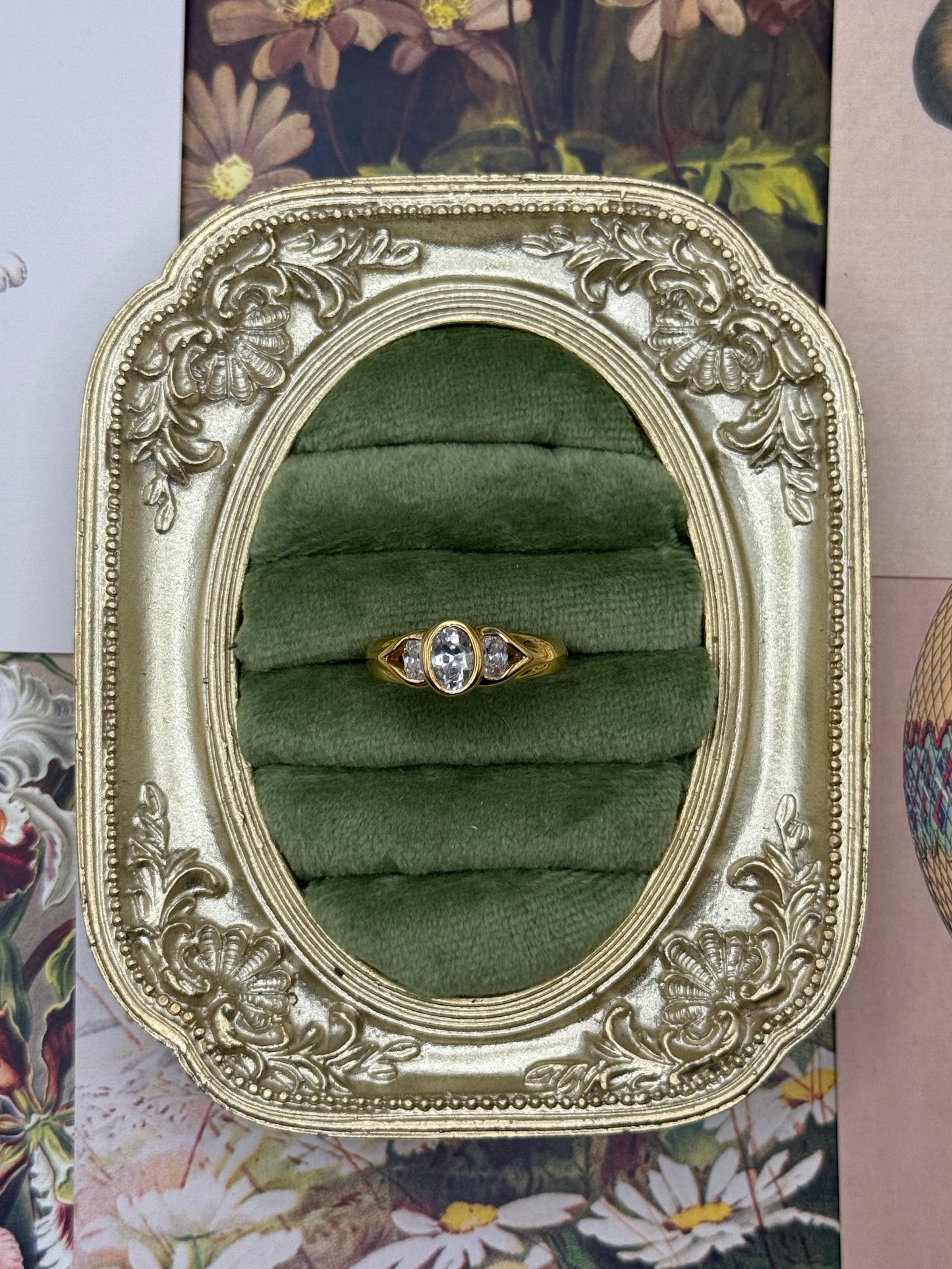 Vintage Gold Tone Bezel Ring Size 9