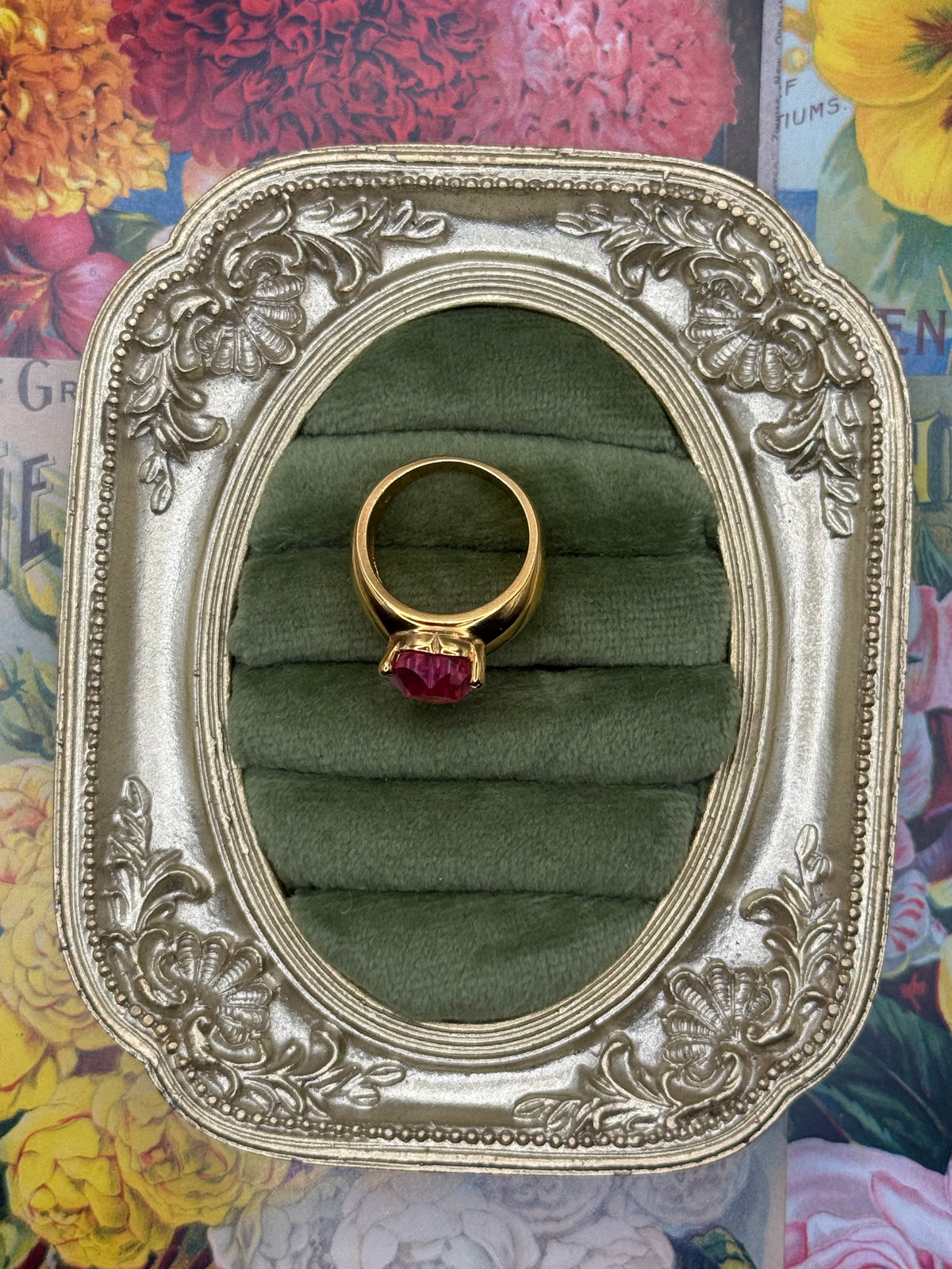 Vintage Gold Tone RARE Avon Heart Ring Size 5.5