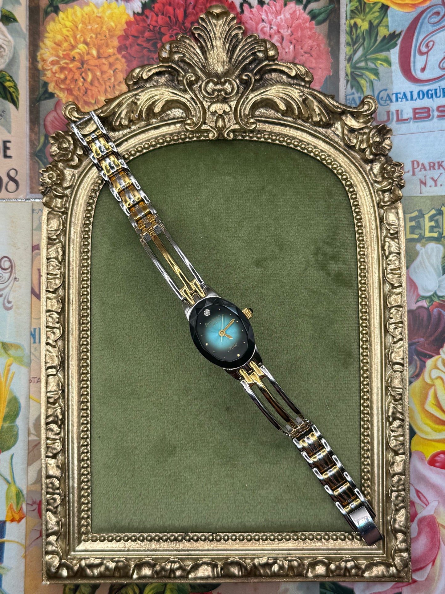 Working Vintage Two Tone Blue Dial Watch 6.5”