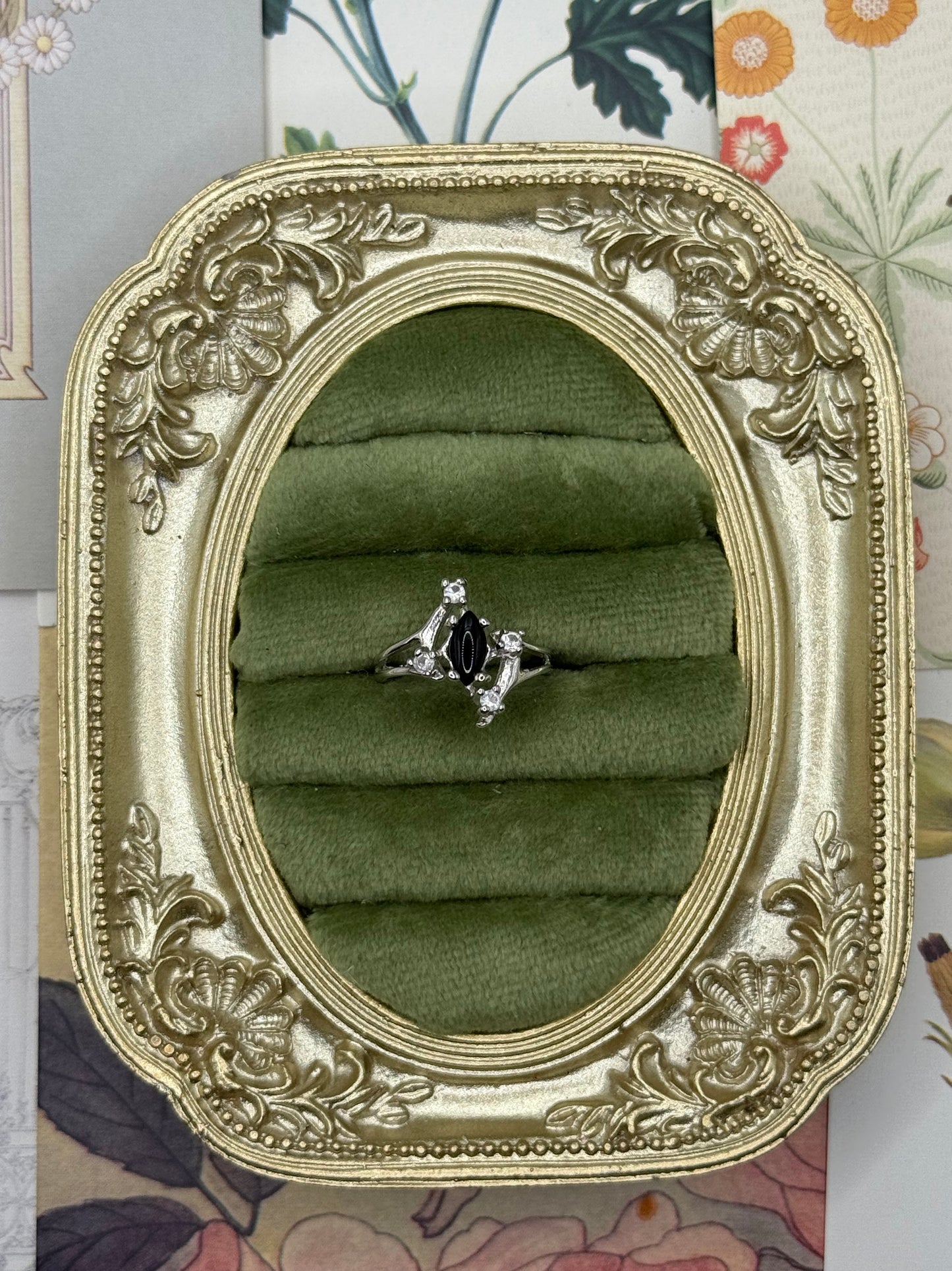 Vintage Silver Tone Old Stock Gemstone Ring Size 5.75